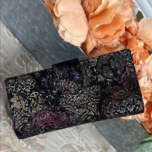 The Find Checkbook Wallet